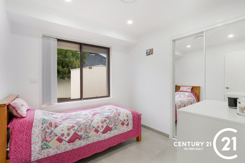 Photo - 4 Walsh Close, Edensor Park NSW 2176 - Image 7