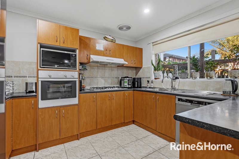 Photo - 4 Waltham Mews, Cranbourne East VIC 3977 - Image 9