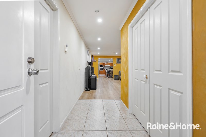 Photo - 4 Waltham Mews, Cranbourne East VIC 3977 - Image 14