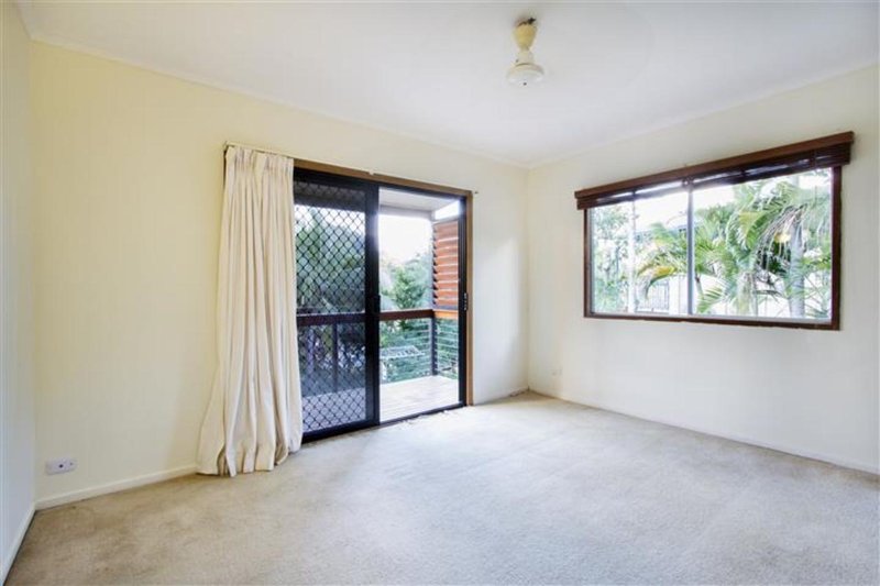 Photo - 4 Wambiri Street, Cannonvale QLD 4802 - Image 9