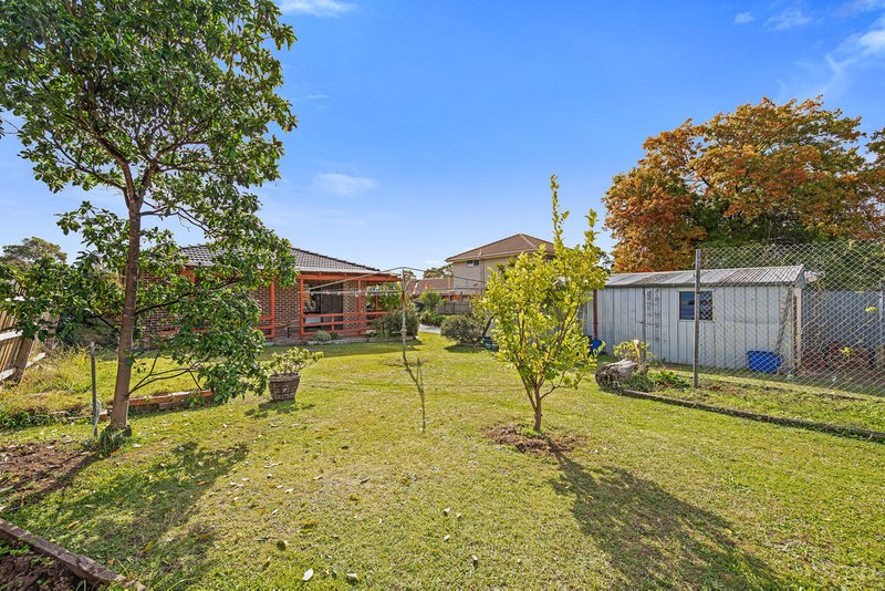 Photo - 4 Waratah Street, Glen Waverley VIC 3150 - Image 9