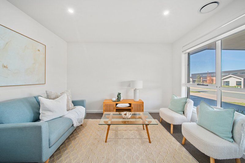 Photo - 4 Ware Street, Googong NSW 2620 - Image 2