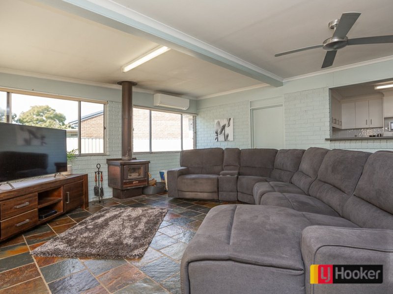 Photo - 4 Waree Drive, Tamworth NSW 2340 - Image 3