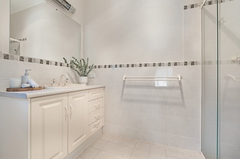 Photo - 4 Warenda Road, Clare SA 5453 - Image 17