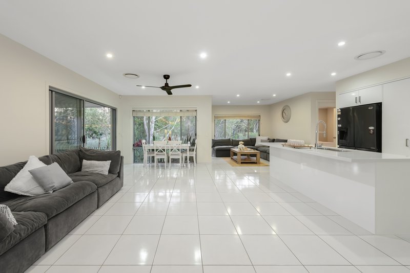 Photo - 4 Warrabah Close, Pimpama QLD 4209 - Image 6