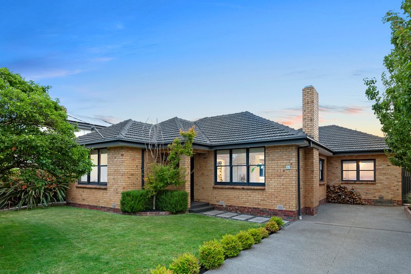 4 Warren Road, Cheltenham VIC 3192