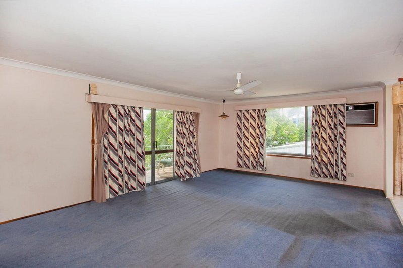 Photo - 4 Warrina Cr , Burleigh Waters QLD 4220 - Image 4