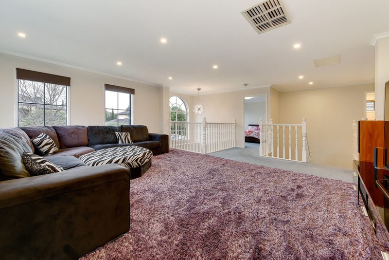 Photo - 4 Waterford Close, Caroline Springs VIC 3023 - Image 10