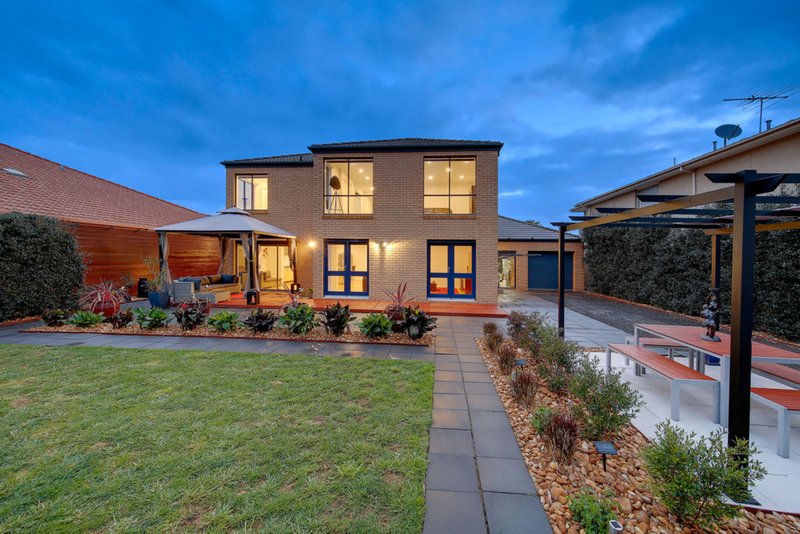 Photo - 4 Waterford Close, Caroline Springs VIC 3023 - Image 18