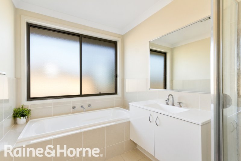 Photo - 4 Watford Drive, Stanhope Gardens NSW 2768 - Image 11