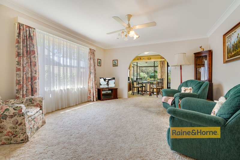 Photo - 4 Watkin Avenue, Woy Woy NSW 2256 - Image 4