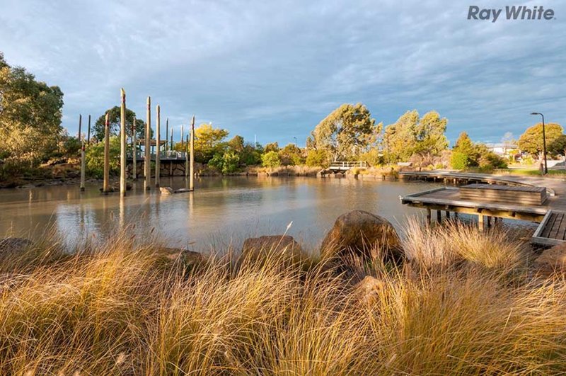 Photo - 4 Wattletree Court, Burnside Heights VIC 3023 - Image 9