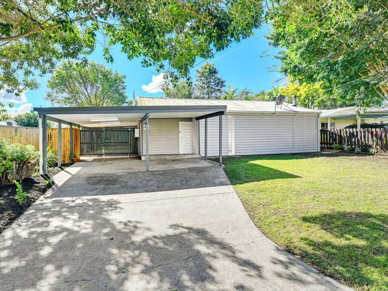 Photo - 4 Way Court, Silkstone QLD 4304 - Image 1