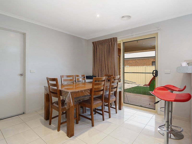 Photo - 4 Weary Dunlop Drive, Benalla VIC 3672 - Image 5