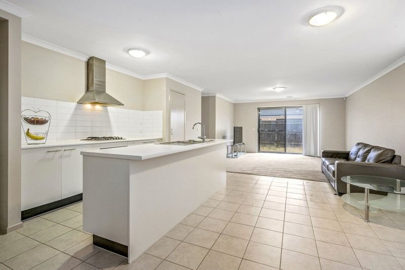 Photo - 4 Weatherglass Street, Wallan VIC 3756 - Image 2