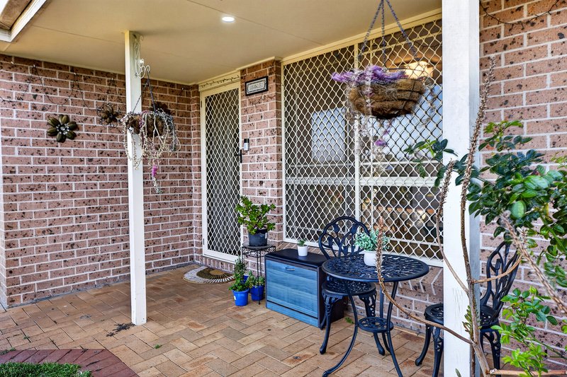 Photo - 4 Webb Place, Minto NSW 2566 - Image 3