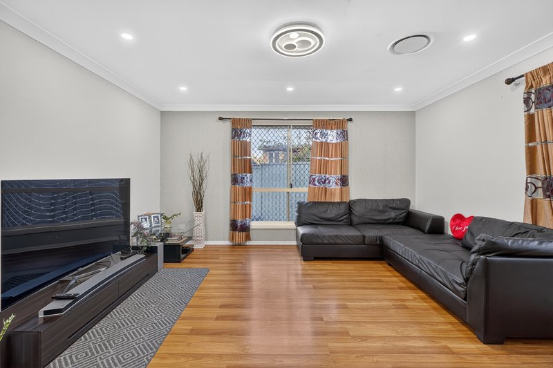 Photo - 4 Webb Place, Minto NSW 2566 - Image 10