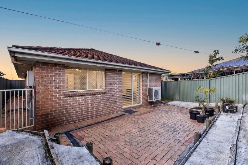 Photo - 4 Webb Place, Minto NSW 2566 - Image 17
