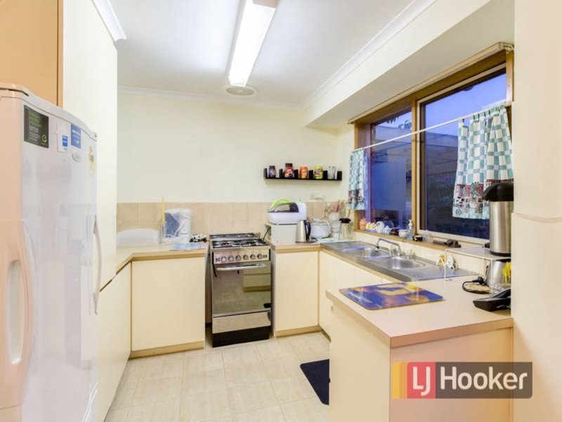 Photo - 4 Weeden Crescent, Hallam VIC 3803 - Image 2