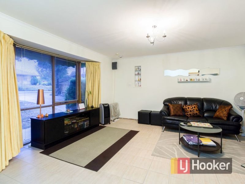 Photo - 4 Weeden Crescent, Hallam VIC 3803 - Image 3