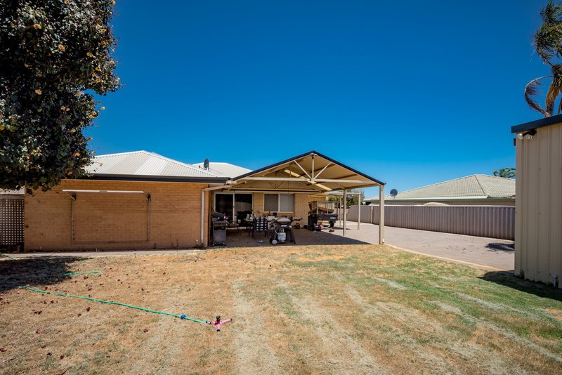 Photo - 4 Weeloo Road , Waggrakine WA 6530 - Image 13