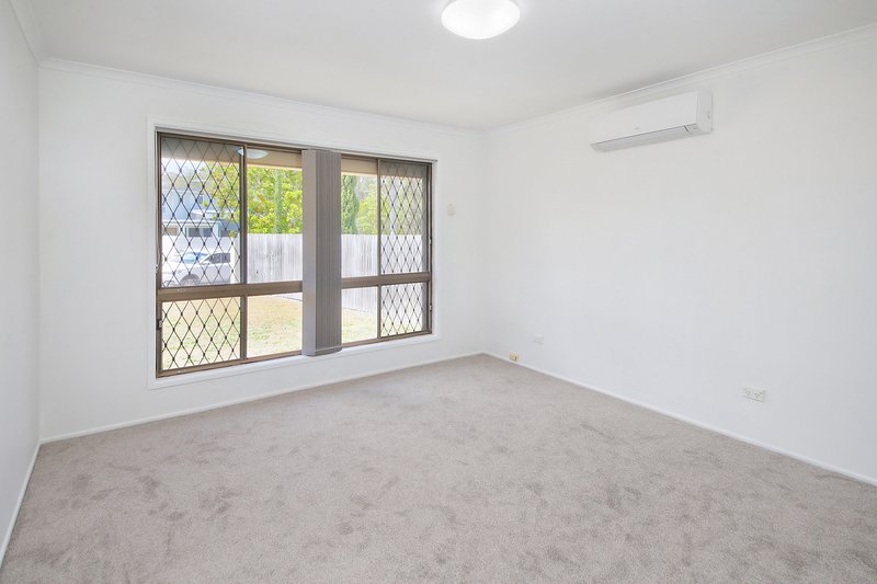 Photo - 4 Wendy Place, Wishart QLD 4122 - Image 2