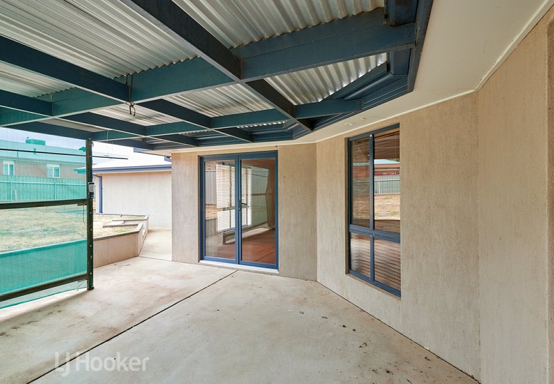 Photo - 4 Werribee Road, Bourkelands NSW 2650 - Image 4