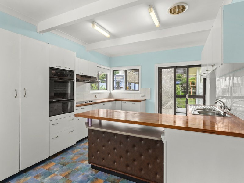 Photo - 4 West End Avenue, Taree NSW 2430 - Image 2