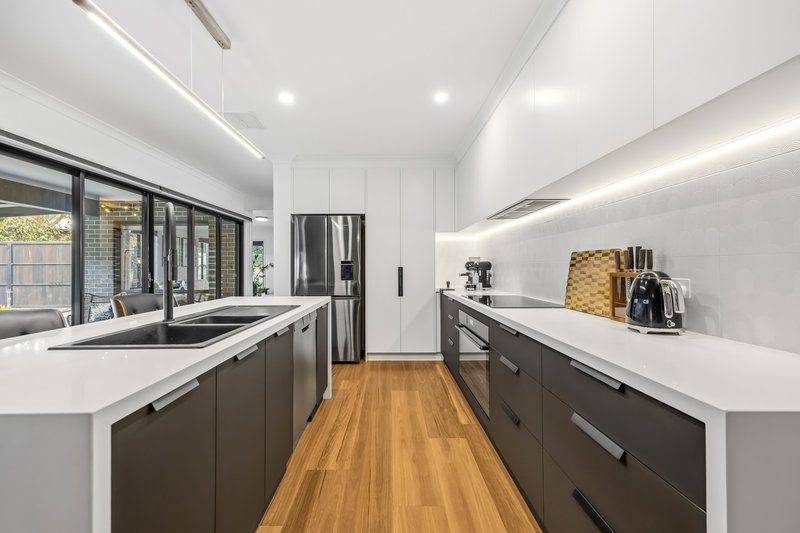 Photo - 4 Whistler Close, Brown Hill VIC 3350 - Image 5