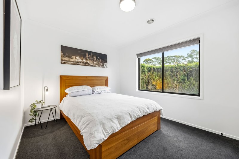 Photo - 4 Whistler Close, Brown Hill VIC 3350 - Image 12