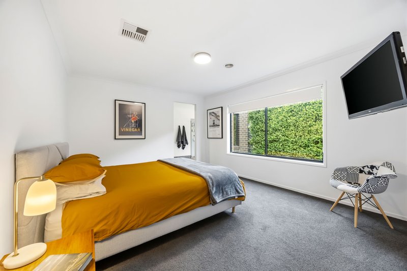 Photo - 4 Whistler Close, Brown Hill VIC 3350 - Image 13