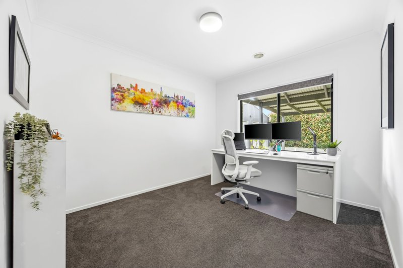 Photo - 4 Whistler Close, Brown Hill VIC 3350 - Image 16
