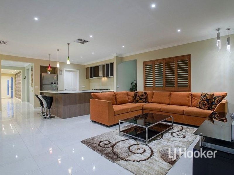 Photo - 4 Whitecaps Avenue, Point Cook VIC 3030 - Image 5