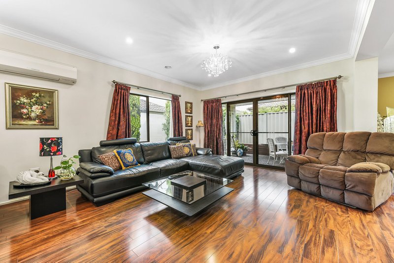 Photo - 4 Whitehaven Street, Berwick VIC 3806 - Image 3