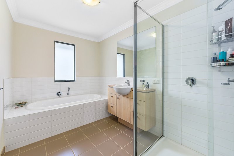 Photo - 4 Whitehaven Street, Berwick VIC 3806 - Image 13