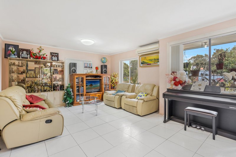 Photo - 4 Willan Drive, Cartwright NSW 2168 - Image 3