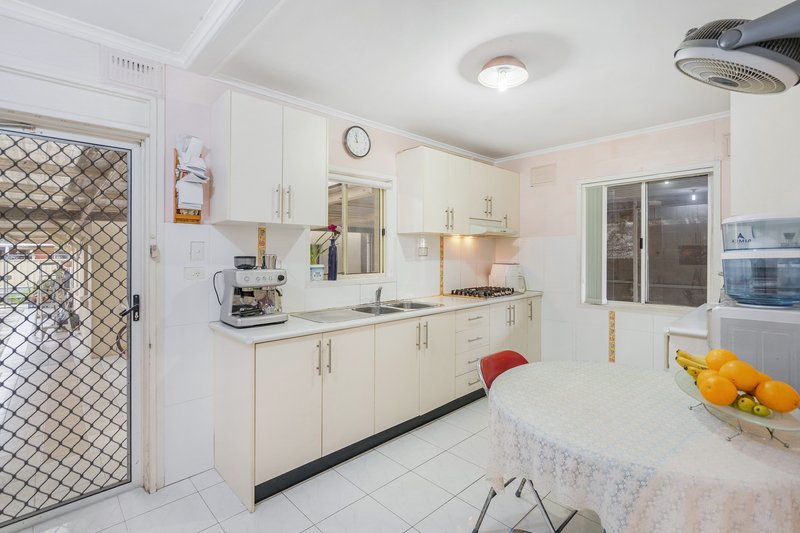 Photo - 4 Willan Drive, Cartwright NSW 2168 - Image 7