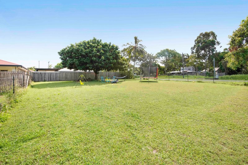 Photo - 4 Williams Avenue, Bucasia QLD 4750 - Image 2