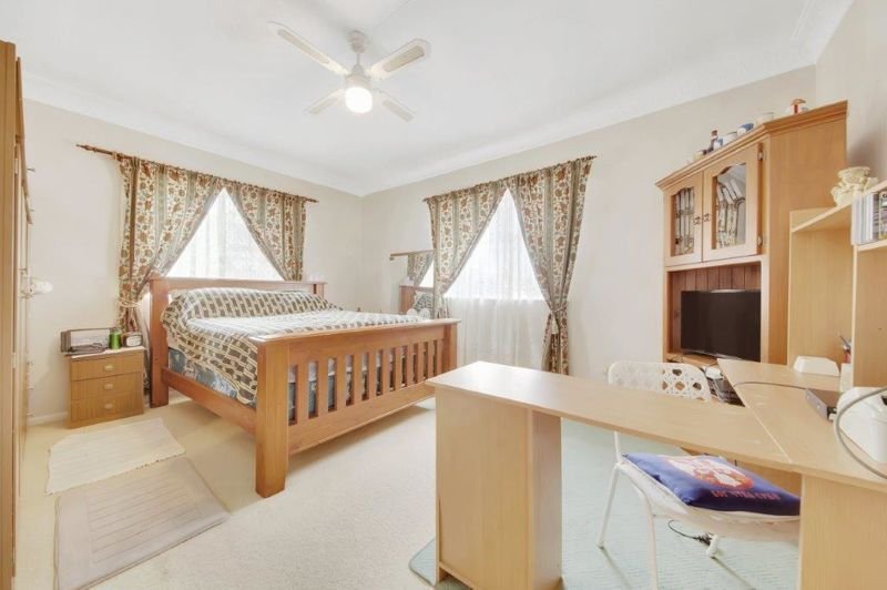 Photo - 4 Williamson Street, West Gladstone QLD 4680 - Image 8