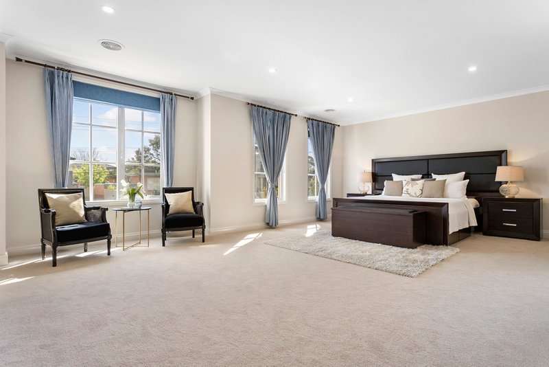 Photo - 4 Willow Avenue, Glen Waverley VIC 3150 - Image 8