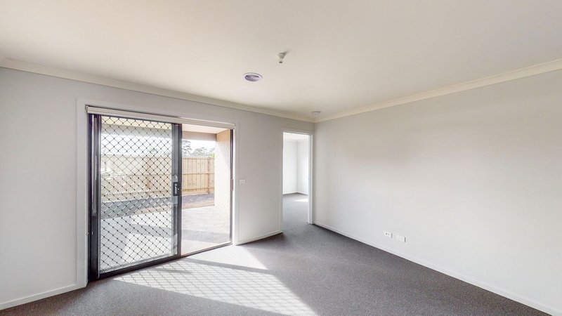 Photo - 4 Wilton Street, Cranbourne West VIC 3977 - Image 4