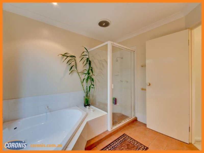 Photo - 4 Wimbledon Circuit, Carseldine QLD 4034 - Image 12