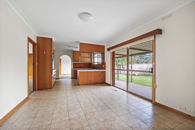 Photo - 4 Windsor Avenue, Alfredton VIC 3350 - Image 3