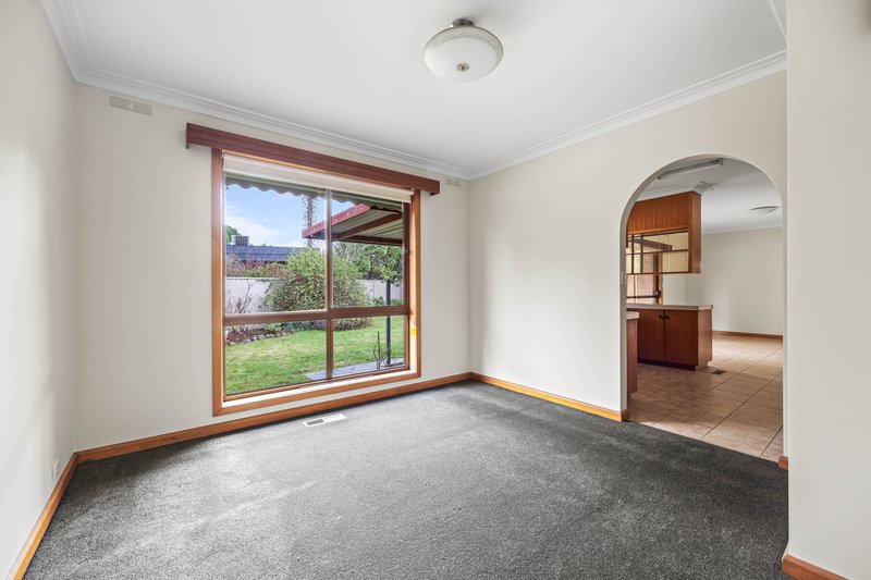 Photo - 4 Windsor Avenue, Alfredton VIC 3350 - Image 5