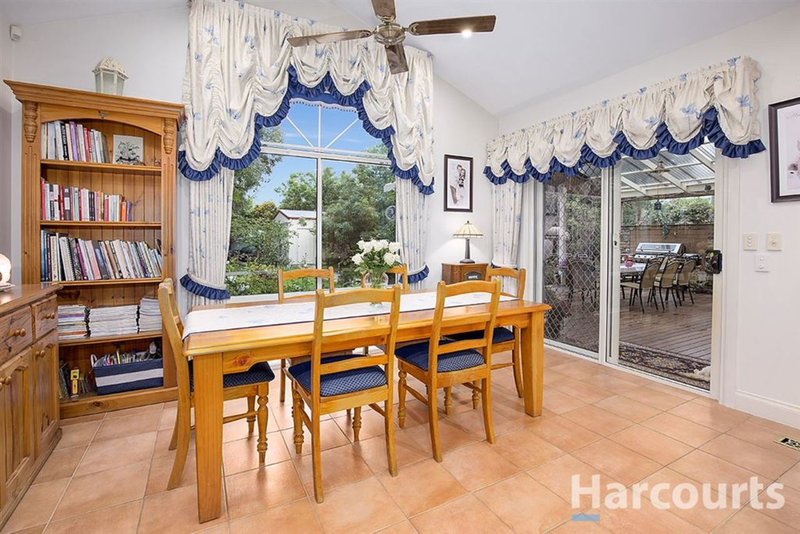 Photo - 4 Windsor Drive, Lysterfield VIC 3156 - Image 6