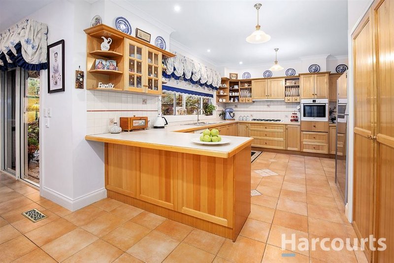 Photo - 4 Windsor Drive, Lysterfield VIC 3156 - Image 7