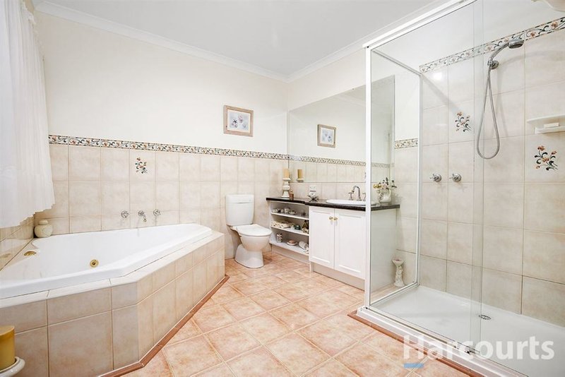 Photo - 4 Windsor Drive, Lysterfield VIC 3156 - Image 10