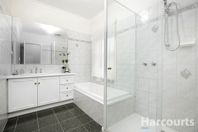 Photo - 4 Windsor Drive, Lysterfield VIC 3156 - Image 14