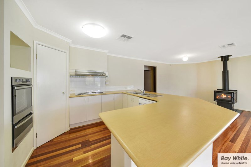 Photo - 4 Winnaleah Street, West Hoxton NSW 2171 - Image 3