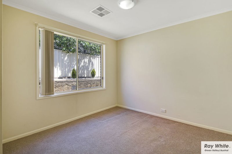 Photo - 4 Winnaleah Street, West Hoxton NSW 2171 - Image 6